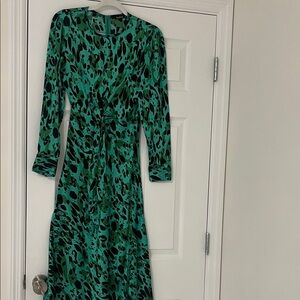 Boohoo Green and Black Long Sleeve Dress